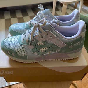ASICS GEL-Lyte III OG Light Sage/Slate Gray Men 8/ women 9.5